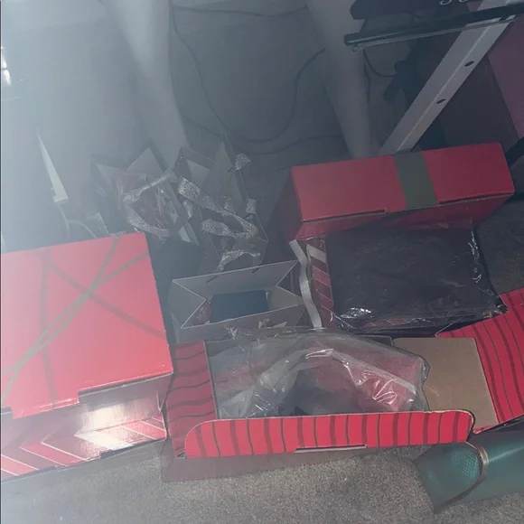 The Crystal Letter Board - Black History Edition 12 letters one 1️⃣ hold Gift - Picture 7 of 8